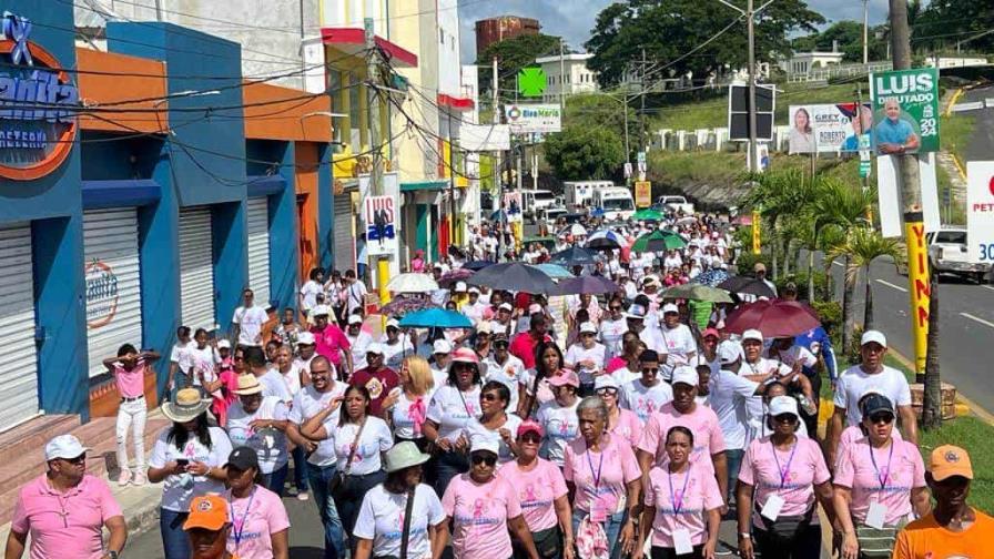 Fundación realiza caminata para recaudar fondos para enfermos de cáncer de El Seibo