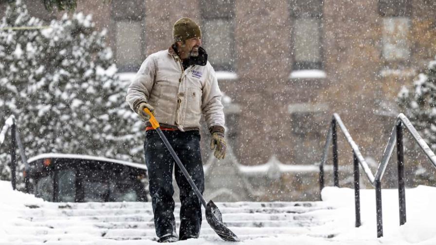 Tormenta invernal cubre de nieve partes del noroeste de Estados Unidos