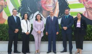 Embajada de EE.UU. aportará US$75,000 al Mescyt para el programa de inglés de inmersión