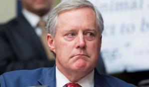 Un exjefe de Gabinete de Trump lo acusa de ser deshonesto tras recibir inmunidad