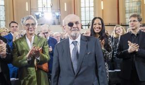 Salman Rushdie: Restringir la libertad de expresión va contra la naturaleza humana