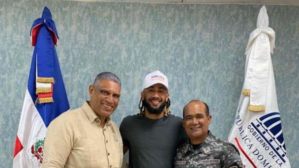 Fernando Tatis Jr. se une al programa De vuelta al barrio de Interior y Policía