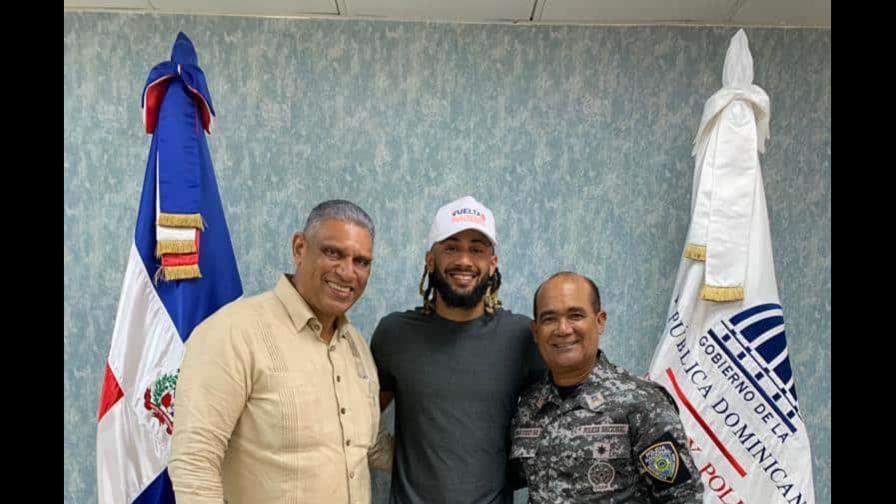 Fernando Tatis Jr. se une al programa De vuelta al barrio de Interior y Policía