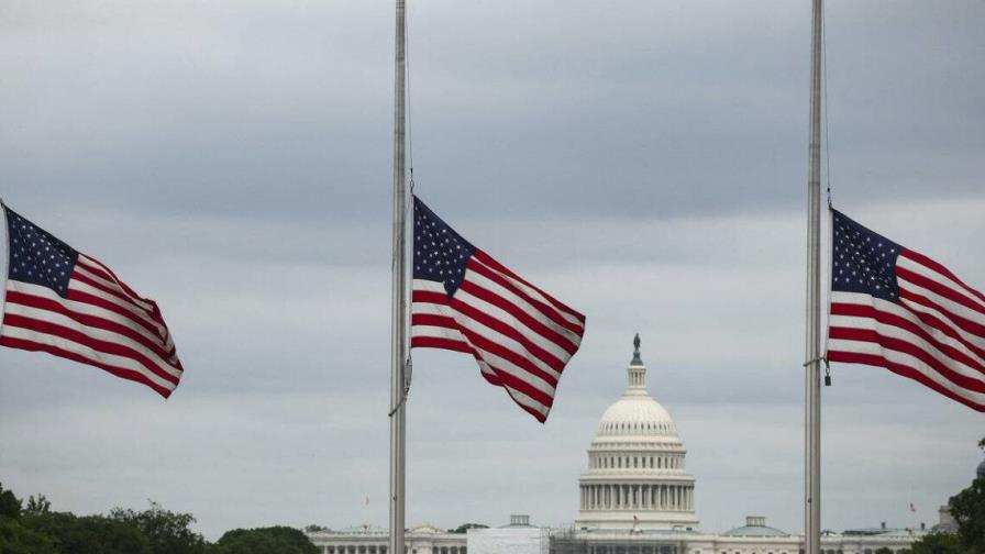 Biden ordena ondear la bandera de la Casa Blanca a media asta por el tiroteo en Maine