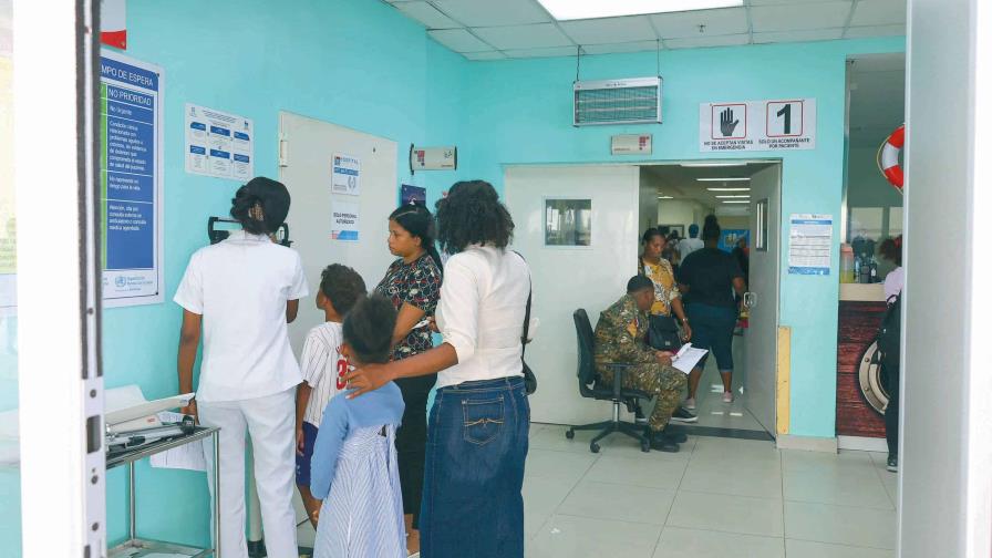 Pediatras están agotados ante la alta demanda por casos de dengue
