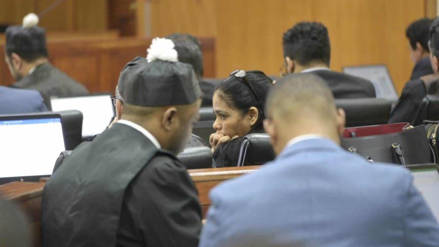 Raúl Girón y la pastora Rossy Guzmán asisten a juicio del caso Coral sin abogados