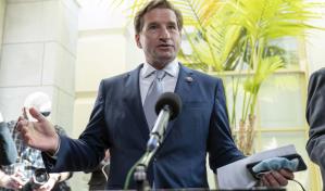 El legislador Dean Phillips anuncia postulación a candidatura presidencial demócrata