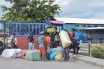 Haitianos en Juana Méndez pretenden negociar reapertura de la frontera sin incluir cierre del canal Haitianos en Juana Méndez pretenden negociar reapertura de la frontera sin incluir cierre del canal