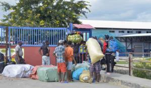 Haitianos en Juana Méndez pretenden negociar reapertura de la frontera sin incluir cierre del canal