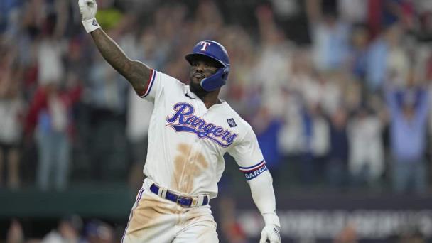 García logra jonrón en la 11ma y Rangers vencen 6-5 a Diamondbacks en 1er juego de Serie Mundial