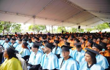 UASD gradúa nuevos profesionales en la celebración su 485 aniversario