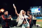 Sarodj concluye gira en Venezuela y canta en partido de béisbol Sarodj concluye gira en Venezuela y canta en partido de béisbol