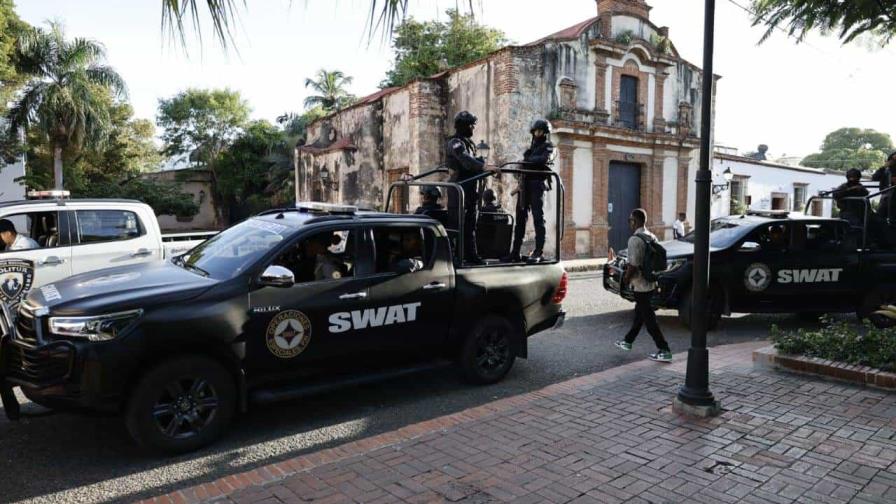 Video | Policía despliega hasta Linces y Swat en la Zona Colonial para evitar “teteos