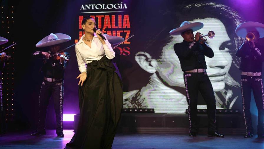 Natalia Jiménez presenta su nuevo álbum Antología de 20 años