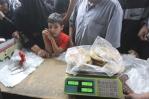 Gaza recibe su mayor cargamento de ayuda hasta ahora; muertos superan los 8,000