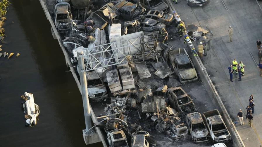 Ajustan cifra de muertos a siete en accidente masivo en carretera de Luisiana