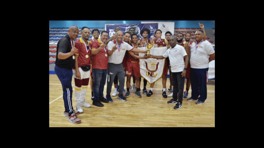 Universidad Evangélica Nacional se corona campeona del torneo de baloncesto