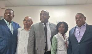 Diputados opositores retornan a Comisión de Hacienda tras acuerdo con Pacheco