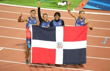 Marileidy Paulino cierra el oro para la cuarteta 4x400 metros en los Panamericanos