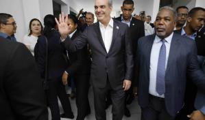 Abinader: es un chantaje decir que se va a privatizar la Maternidad de Los Mina