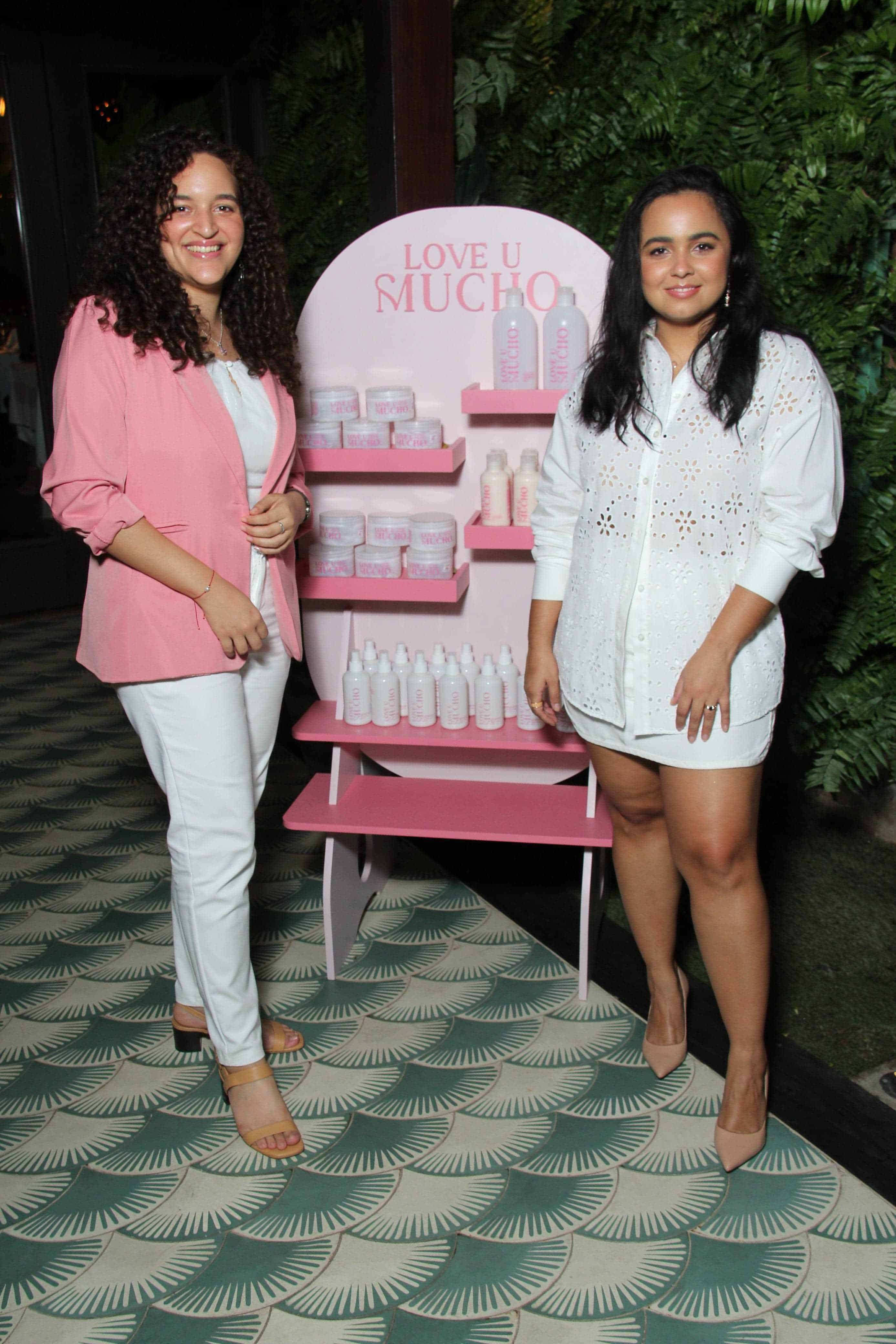 Monserrate Chared y Laura Martínez.