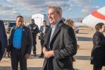 Presidente Abinader llega a Washington junto a su esposa y una pequeña comitiva