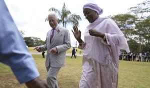 Carlos III visita un cementerio en Kenia tras expresar su arrepentimiento por violencia colonial