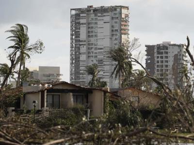 México emite primeros apoyos económicos a afectados por Otis