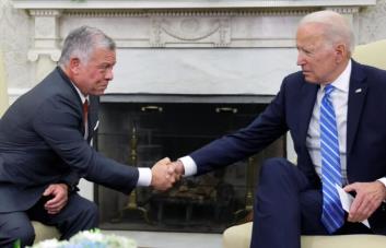 Biden habla con el rey de Jordania sobre el envío de ayuda humanitaria a Gaza