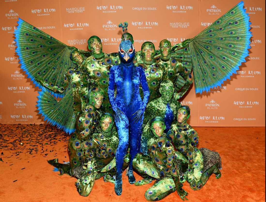Un pavo real, el disfraz de Heidi Klum para Halloween - Diario Libre