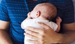 Hay que evaluar el costo de aumentar días a la licencia por paternidad, dice especialista