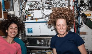 Dos astronautas de la NASA inician caminata para tareas de mantenimiento en la EEI