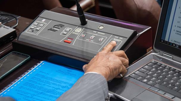 Diputados aprueban préstamos por US$430 millones y los opositores abandonan hemiciclo en protesta