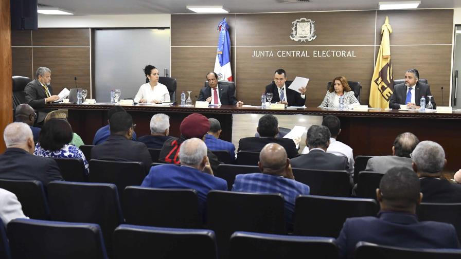 JCE socializa con partidos el calendario de las elecciones de 2024