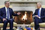 Biden y Abinader presumen de una relación más fuerte que nunca en reunión en la Casa Blanca