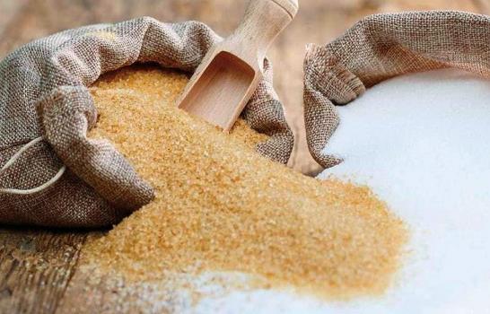 &iquest;Se refina con qu&iacute;micos o al natural? El mito detr&aacute;s del az&uacute;car blanca