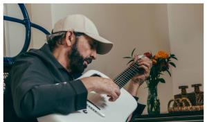 Juan Luis Guerra estrena su nuevo EP Radio Güira la medianoche de este viernes