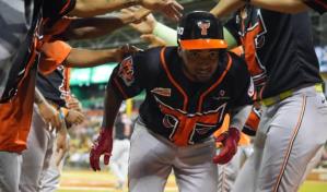 Pablo Reyes jonroneó dos veces y los Toros hunden más a las Águilas