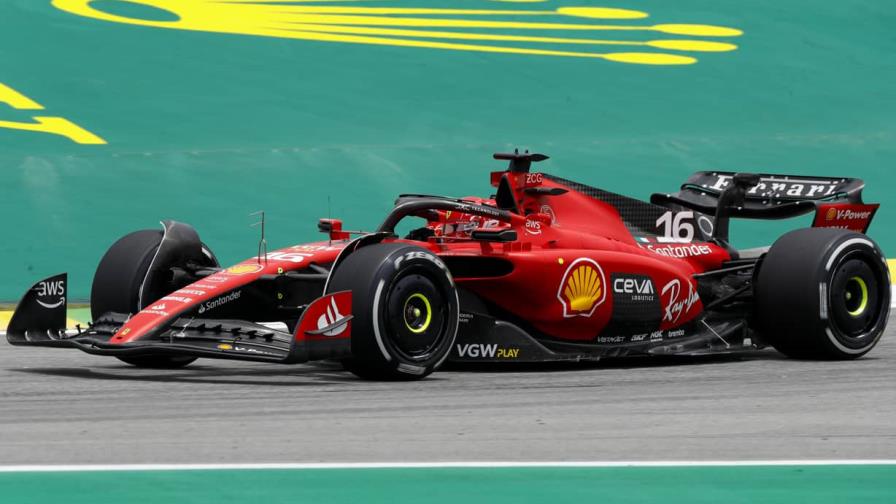 Ferrari hace 1-2 en las prácticas del Gran Premio de Brasil, con Carlos Sainz a la cabeza