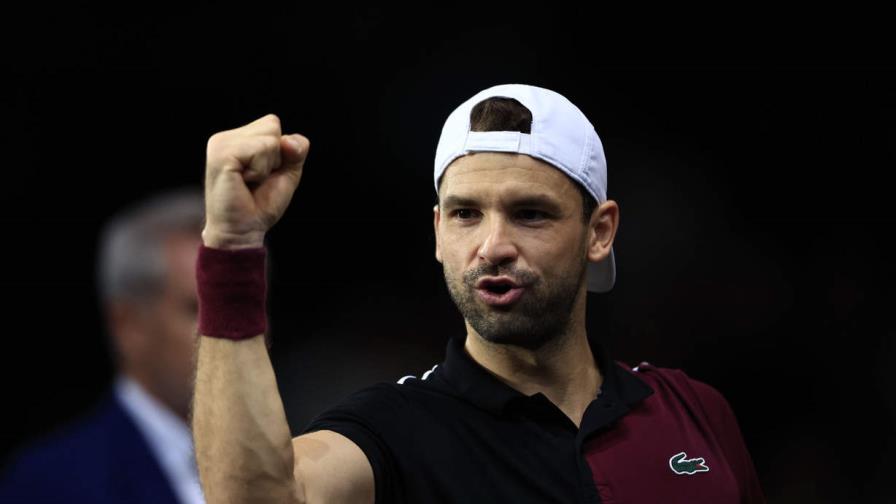 Dimitrov avanza por segunda vez a semifinales del Masters de París al vencer a Hurkacz