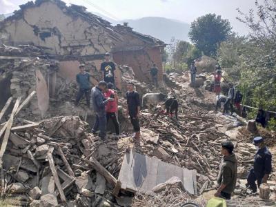 Se elevan a 56 los muertos por sismo en Nepal