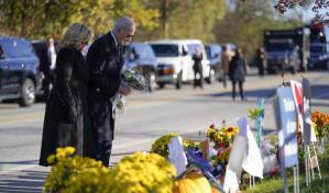 Biden dice a residentes de ciudad de Maine tras tiroteo masivo: No están solos