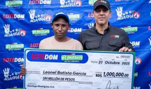 Lotedom entrega un millón de pesos a un fiel cliente