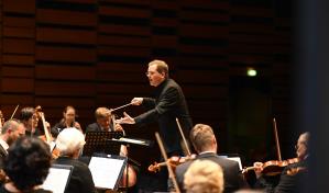 ¿Qué hace exactamente un director de orquesta?