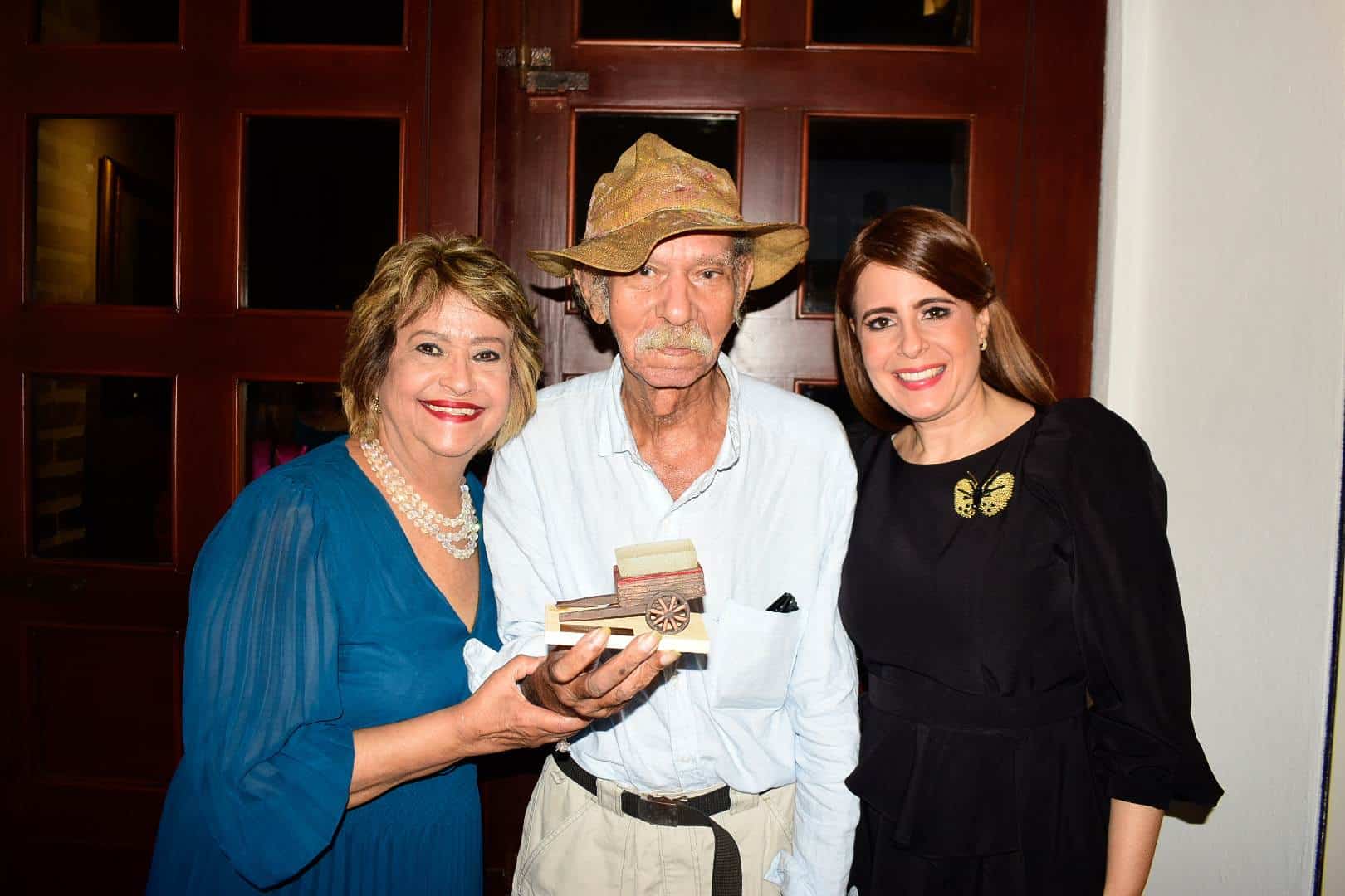 Veronica Sención, José Cestero y Patria Portela.