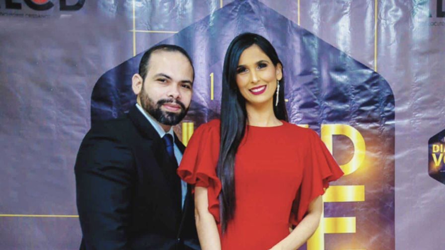 Locutores Josefina Hernández y Abraham Santamaría nominados a los Voice Arts Awards 2023