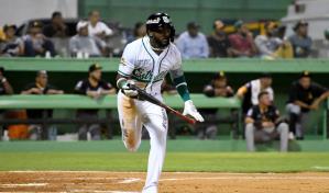 Las Estrellas doblegan a los Toros en El Corral