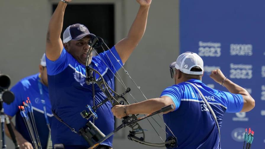 El Salvador conquista su primer oro en Santiago 2023 al ganar el tiro con arco por equipos