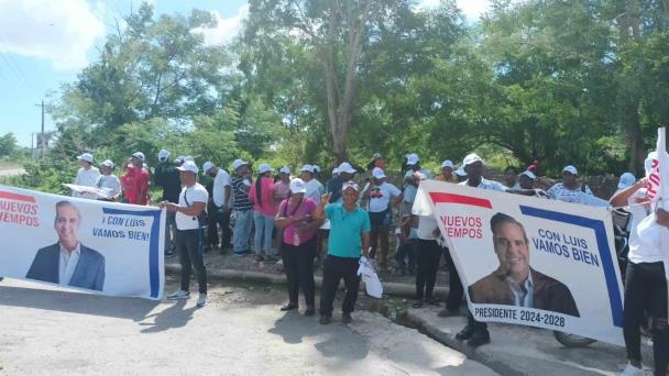 Promotores de la reelección aprovechan actividad de Abinader para pedir cuatro años más