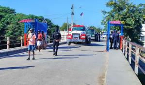 Haití solo abrirá su frontera por hoy para que camiones de comerciantes haitianos retornen a su país